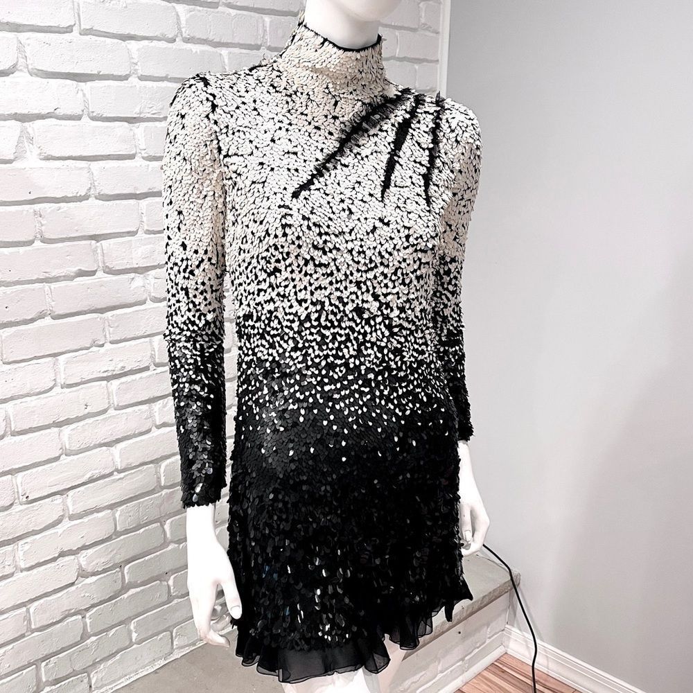 VINTAGE VALENTINO WHITE BLACK OMBRE OVAL SEQUIN SHINY GLOW BRIGHT GLAM LUXURY